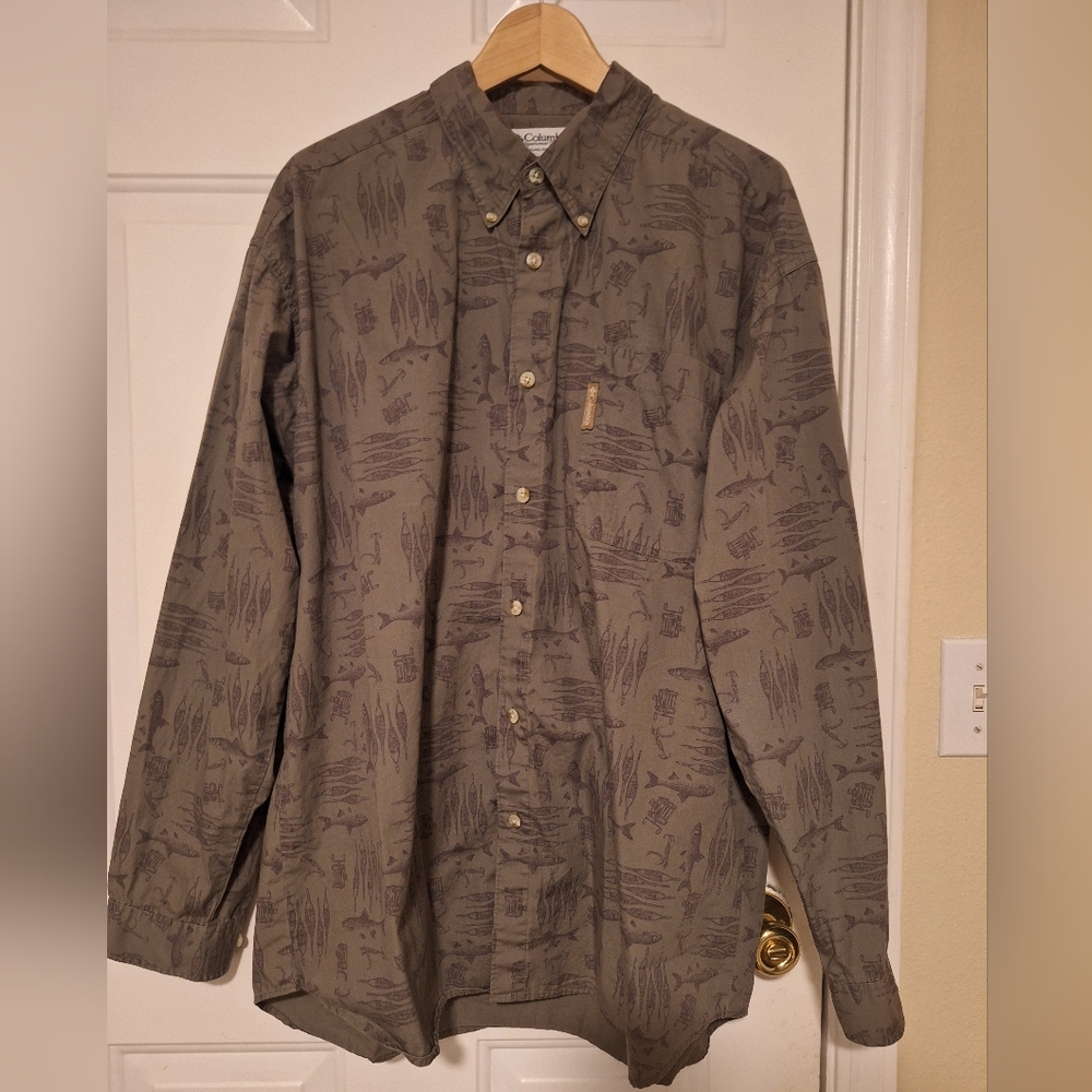 Columbia sport shirt fish theme